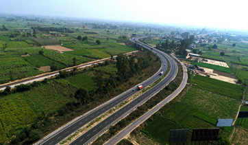 今後事業を展開していく予定のインドの道路状況のイメージ画像1