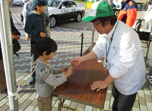 缶バッチのプレゼントのイメージ画像