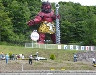 Noboribetsu East IC and "Welcome Demon Statue" Flower planting photo 1