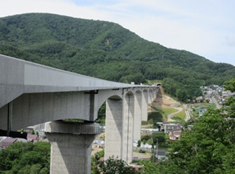 後志自動車道 天神橋の写真