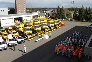 玉串を捧げ、無事故を願う神事を行いますの写真