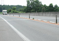 舗装路面の損傷箇所を改良しますの写真