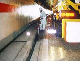 円形水路清掃の写真