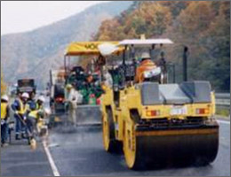 路面補修の写真