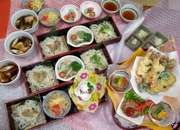 水沢うどんの家族団らんセットのイメージ画像