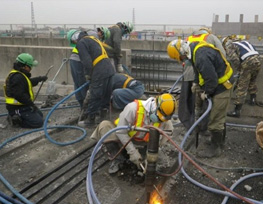 既設橋梁ジョイント部（伸縮装置）の撤去のイメージ画像