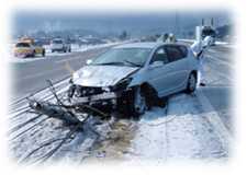 雪が降る前に早めの冬タイヤ装着を!のイメージ画像