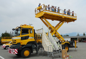Image of [Trial ride of lift car (image)]