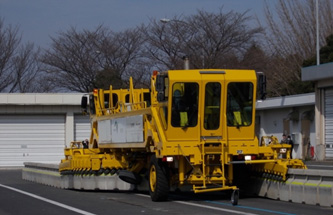 防護柵切替用車両のイメージ画像