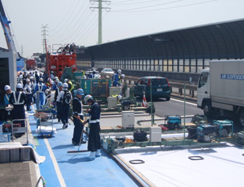 写真-1 鋼繊維補強コンクリート施工状況のイメージ画像