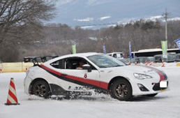 インストラクターによるデモ走行のイメージ画像