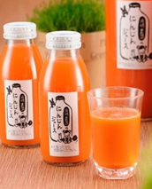 Tokai-mura Recommended Selection Photo of Carrot Juice (from 320 yen) from Susaki Farm