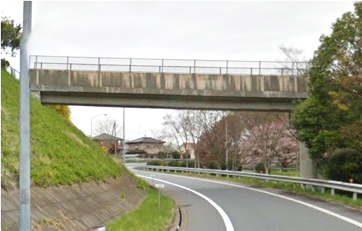 谷田部IC横断歩道橋の写真