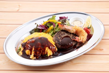 Image of om hamburger plate 1,880 yen (tax included)