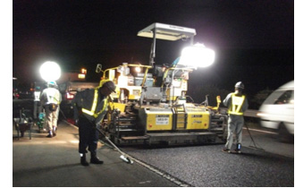 舗装補修工事 作業状況のイメージ画像