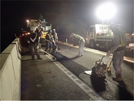 舗装補修工事　作業状況の写真