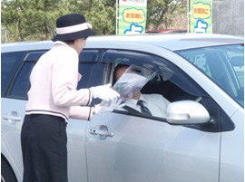 ハイウェイレディ等による交通安全の呼びかけ等のイメージ画像1