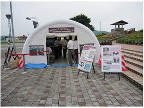 ハイウェイドライビングシミュレータによる雪道安全運転体験の写真2