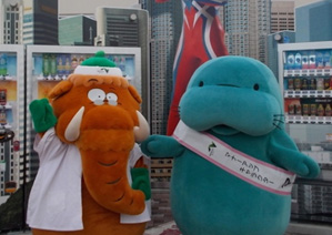 当社キャラクターマンモシ博士（左）、マナーティ（右）のイメージ画像