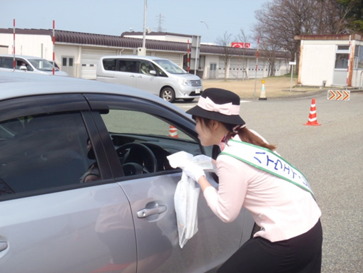 ハイウェイレディによる交通安全啓発のイメージ画像