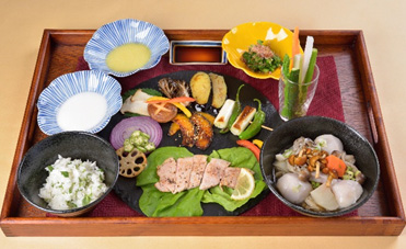 「里山の恵みプレート」～地場食材が奏でる豪華パレード～のイメージ画像