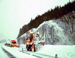 路肩拡幅除雪状況の写真