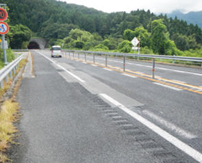 Image of pavement repair (between Mikawa IC and Yasuda IC)