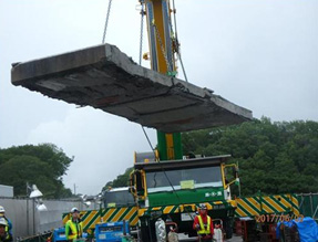 コンクリート床版の撤去のイメージ画像