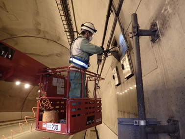 トンネル内設備点検・補修のイメージ画像