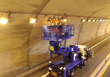 トンネル内設備点検のイメージ画像