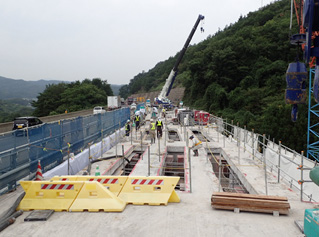 【コンクリート床版補修状況】のイメージ画像