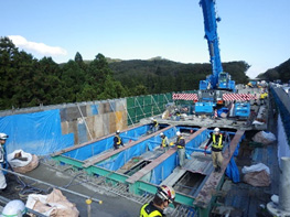 古い床版撤去状況のイメージ画像