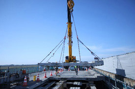 【古い床版撤去状況】のイメージ画像