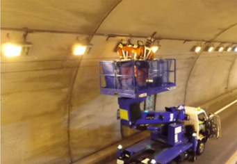 Image of tunnel lighting equipment update status