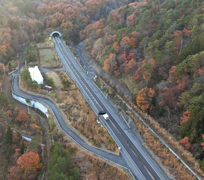 束松トンネル