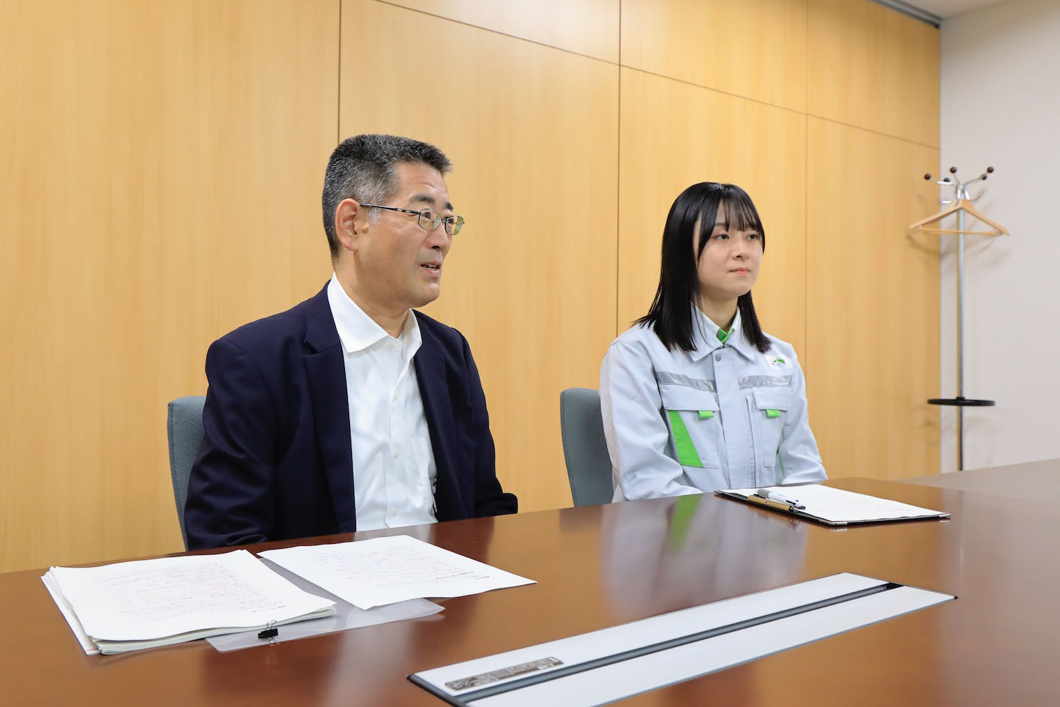 （左から）神田さん、白井さん